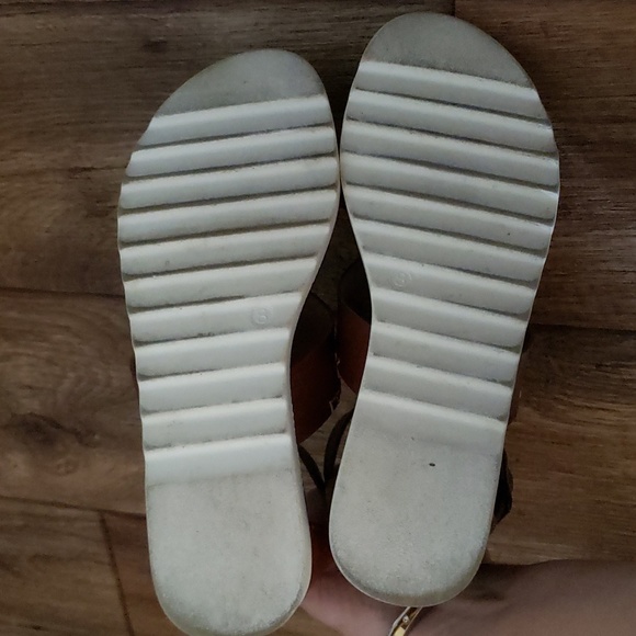 Air Underground Sandal Woman Size 8M - Picture 4 of 4